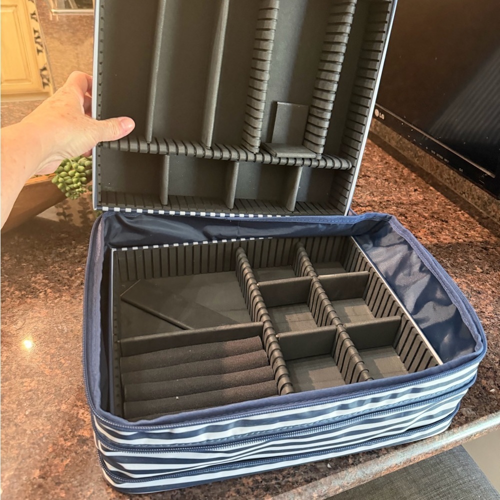 Striped Navy and White Jewelry/makeup Storage Case with Removable Dividers NEW